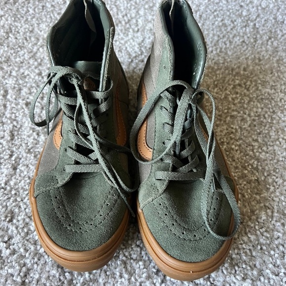 Vans Sk8-Hi Zip Shoe Suede Gum Grape Leaf/Canteen - Picture 1 of 7